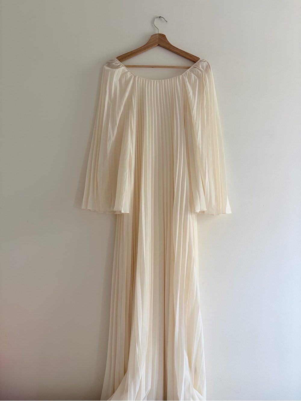 Sezane // Juliette Pleated Dress - Picture 4 of 8